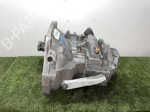 Used Gearbox CHRYSLER VOYAGER / GRAND VOYAGER III (GS_, NS_) [1992-2001]  31684725