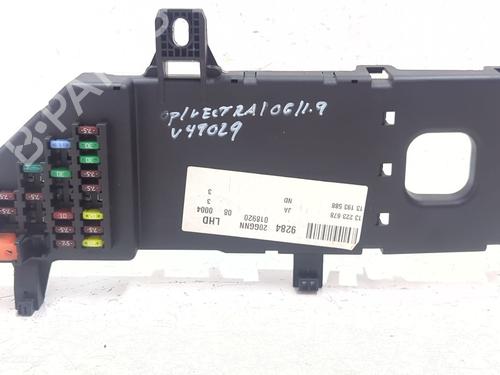 Used Fuse box Fuse box OPEL VECTRA C (Z02) [2002-2009] 40228676 40228676