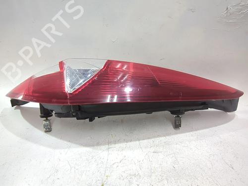 Używane Lampa tylna prawa FIAT PUNTO (188_) 1.2 60 (188.030, .050, .130, .150, .230, .250) (60 hp) 27311602
