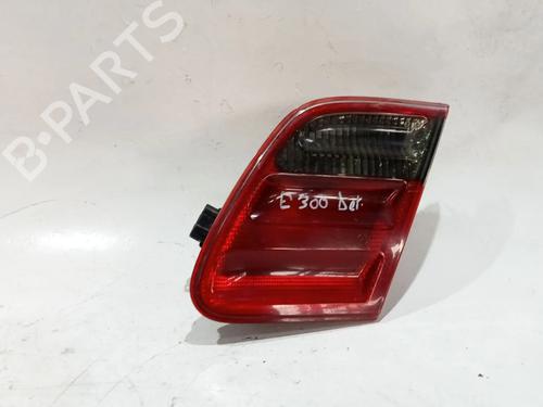 Used Right taillight MERCEDES-BENZ E-CLASS (W210) E 300 Turbo-D (210.025) (177 hp) 26672492