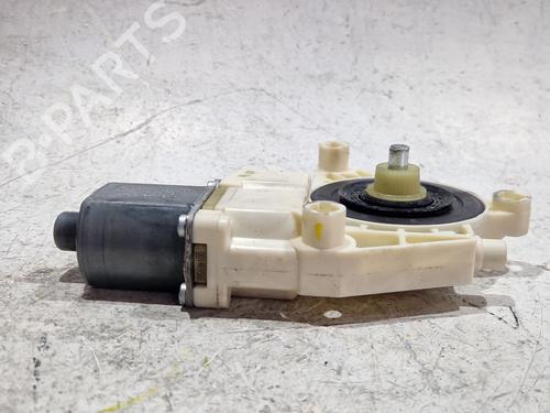 Motor do elevador de vidro trás esquerdo MERCEDES-BENZ C-CLASS (W204) C 200 CDI (204.001) | BP30684810E23 