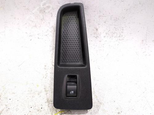 Used Right front window switch Right front window switch FIAT GRANDE PUNTO (199_) 1.3 D Multijet (199.AXD11, 199.AXD1A, 199.AXD1B,... (90 hp) 33303024 33303024