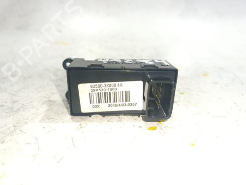 Left rear window switch HYUNDAI i40 I (VF) 1.7 CRDI | BP39228051I29 - Image 2