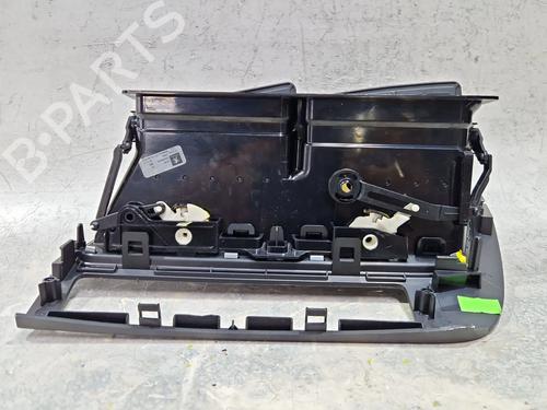 Air vent PEUGEOT 5008 (0U_, 0E_) 2.0 HDi 150 / BlueHDi 150 | BP29697968I21