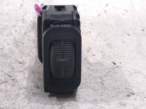 Used Headlight adjuster motor Headlight adjuster motor MERCEDES-BENZ CLK (C208) CLK 230 Kompressor (208.348) (197 hp) 33931127 33931127