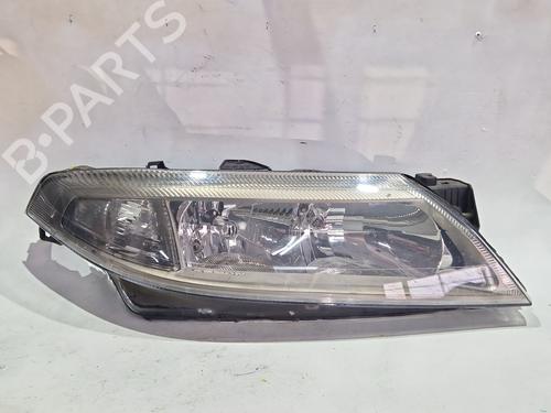 Używane Lampa przednia prawa RENAULT LAGUNA II (BG0/1_) 2.2 dCi (BG0F) (150 hp) 29994582