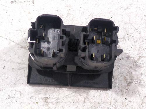 Warning switch FORD MONDEO III (B5Y) 2.0 16V TDDi / TDCi | BP34114224I22 - Image 3