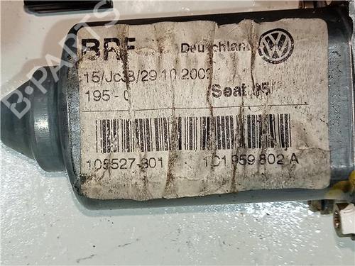 Rudehejsemotor forskærm højre SEAT LEON (1M1) 1.9 TDI | BP23924135E20 