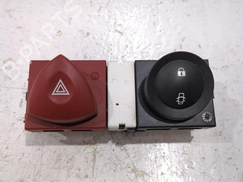 Used Warning switch RENAULT MEGANE II (BM0/1_, CM0/1_) [2001-2012]  32656642