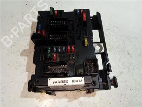 Sikringsdåse PEUGEOT 206 Hatchback (2A/C) 1.6 16V (107 hp) 23925958