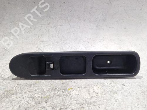 Højre fortil elrude kontakt PEUGEOT 307 (3A/C) 1.4 16V (88 hp) 30831152