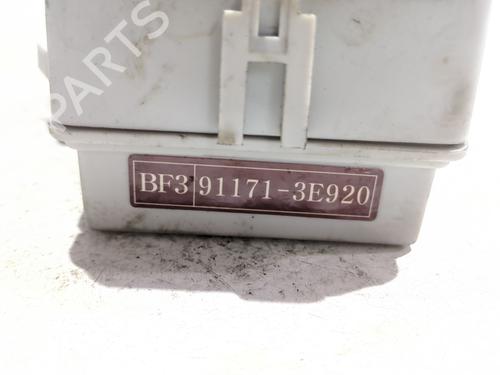Fuse box KIA SORENTO I (JC) 2.5 CRDi 4WD | BP32165267E1 - Image 5
