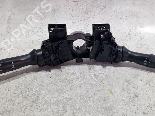 Used Switch Switch TOYOTA YARIS (_P9_) 1.4 D-4D (NLP90_, NLP90R) (90 hp) 33320323 33320323