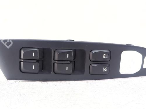 Used Left front window switch Left front window switch 39103216 39103216