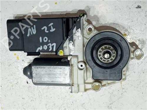 Rudehejsemotor forskærm venstre SEAT LEON (1M1) 1.9 TDI (110 hp) 23914580