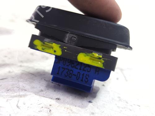 Switch SEAT LEON (1P1) 1.6 TDI | BP40009368I30 - Image 5
