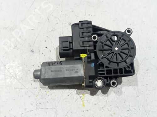 Used Right rear window motor AUDI A4 B5 (8D2) 2.5 TDI (150 hp) 27338297