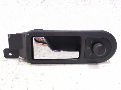 Used Front left interior door handle Front left interior door handle VW GOLF IV (1J1) 1.9 TDI (90 hp) 33618185 33618185