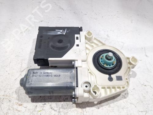 Portierruitmotor linksvoor SEAT LEON (1P1) 1.9 TDI (105 hp) 30005796