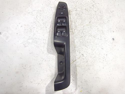 left-front-window-switch-hyundai-i10-i-pa-2007-2008-2009-2010-2011-2012-2013-2014-2015-2016-2017-2018-32668944 main image