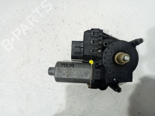 Portierruitmotor linksachter AUDI A4 B5 (8D2) 2.5 TDI (150 hp) 27338333