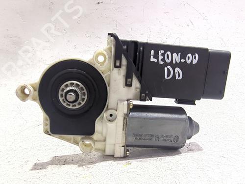 Used Right front window motor SEAT LEON (1M1) 1.9 SDI (68 hp) 30657006