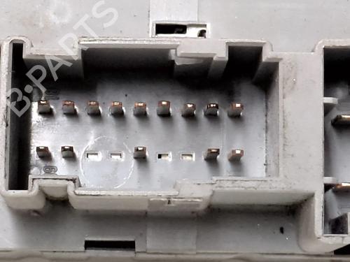 Fuse box FIAT PUNTO (188_) 1.2 16V 80 (188.233, .235, .253, .255, .333, .353, .639,... | BP25710775E1