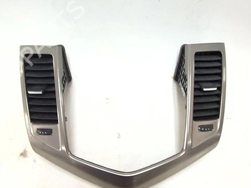 Used Air vent CHEVROLET CRUZE (J300) 2.0 CDI (163 hp) 25017428