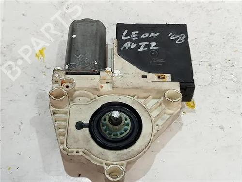 Left front window motor SEAT LEON (1P1) 2.0 TDI 16V | BP23913163E21