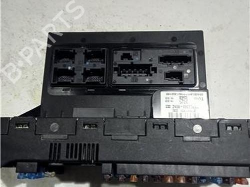 Used Fuse box MERCEDES-BENZ E-CLASS (W210) E 220 CDI (210.006) (136 hp) 31134349