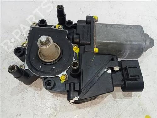 Rudehejsemotor bagstkærm venstre AUDI A4 B6 (8E2) 1.9 TDI quattro (130 hp) 23912177