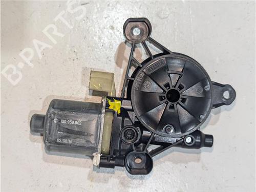 Used Right rear window motor AUDI A3 (8V1, 8VK) 2.0 TDI (150 hp) 23924548
