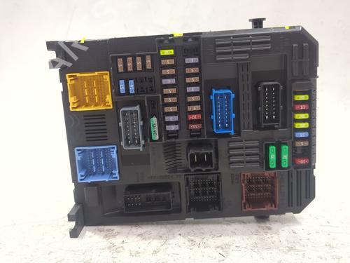Used Fuse box Fuse box CITROËN C3 III (SX) 1.5 BlueHDi 100 (SXYHYP, SXYHTU) (102 hp) 40228685 40228685