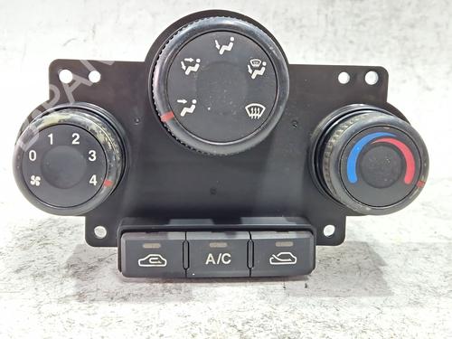 Used Climate control KIA CARENS I MPV (FC, FJ) 2.0 CRDi (140 hp) 30526674