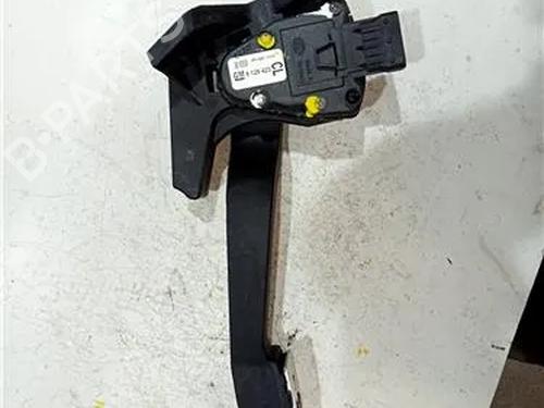 Pédale OPEL CORSA C (X01) 1.3 CDTI (F08, F68) (70 hp) 23906810