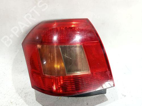 Piloto trasero derecho Piloto trasero derecho TOYOTA COROLLA (_E12_) 2.0 D-4D (CDE120_, CDE120R) (90 hp) 36516561 36516561