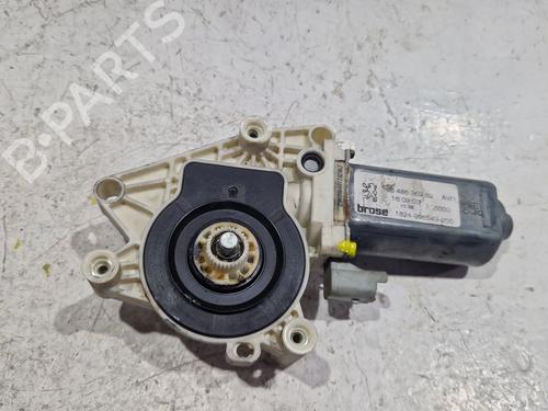 Used Right front window motor Right front window motor PEUGEOT 206 CC (2D) 1.6 16V (2DNFUF, 2DNFUR) (109 hp) 32668994 32668994