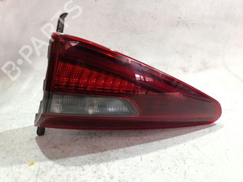 right-tailgate-light-alfa-romeo-stelvio-949_-2016-38703072 main image