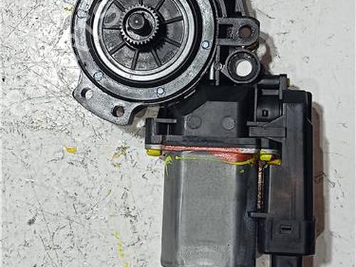 Used Left front window motor KIA CEED Sportswagon (CD) 1.4 T-GDI (140 hp) 25616740
