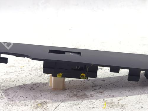 Right front window switch CHEVROLET CAPTIVA (C100, C140) 2.0 D 4WD | BP40063356I26 - Image 2