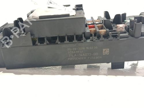 Fuse box LAND ROVER DISCOVERY V (L462) 2.0 Sd4 4x4 | BP38796274E1 - Image 2