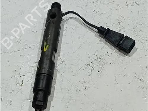 Injecteur RENAULT MEGANE I Classic (LA0/1_) 1.9 dTi (LA1U) (80 hp) 23913447
