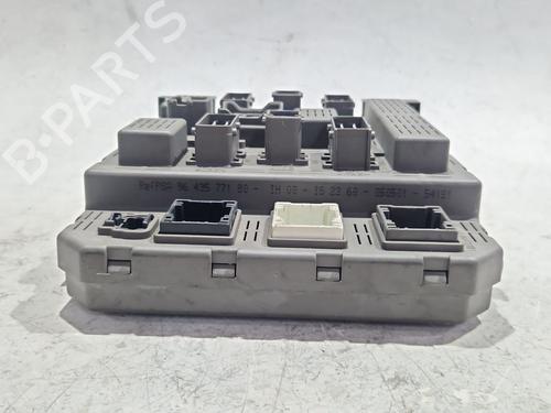 Fuse box PEUGEOT 607 (9D, 9U) 2.7 HDi 24V | BP30385076E1 
