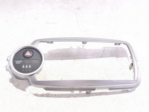 Warning TOYOTA YARIS (_P13_) 1.5 Hybrid (NHP130_, NHP130) (101 hp) 32163624