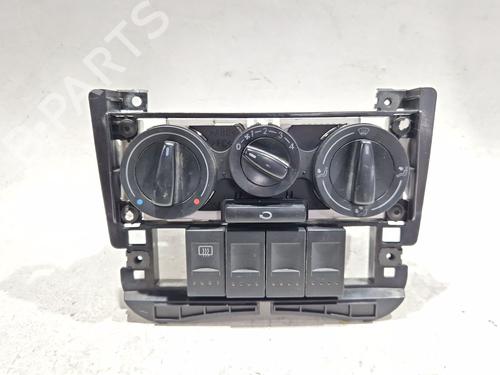 AC Styreenhet / Manøvreringsenhet VW POLO III (6N1) 64 1.9 SDI (64 hp) 29876158