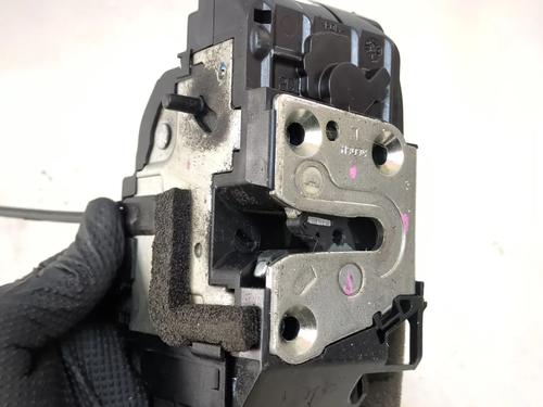 Rear left lock NISSAN QASHQAI I (J10, NJ10) 2.0 dCi | BP26974266C100