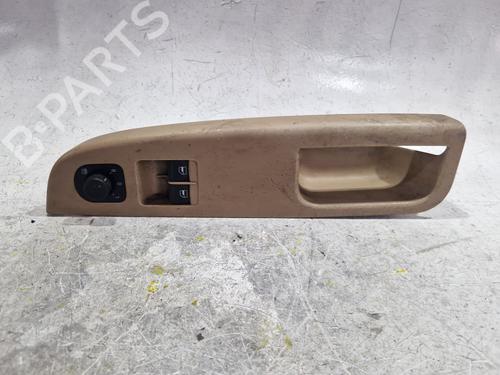 Used Left front window switch Left front window switch VW GOLF V (1K1) 1.9 TDI (105 hp) 33929771 33929771