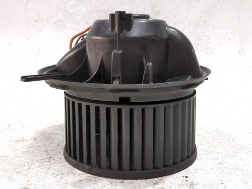 Gebläsemotor für SEAT LEON (1P1) 1.6 TDI (105 hp) 33161665