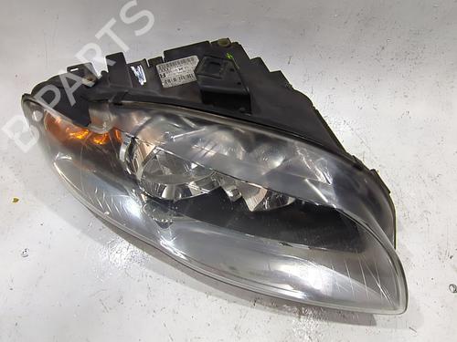 Right headlight AUDI A4 B7 (8EC) 2.0 TDI 16V | BP32424590C29