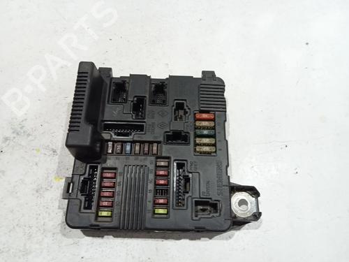 Used Fuse box RENAULT MEGANE II Saloon (LM0/1_) 1.9 dCi (131 hp) 29394679